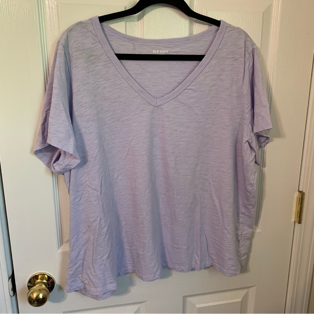 Old Navy 2x everywear lilac short sleeve v neck t shirt